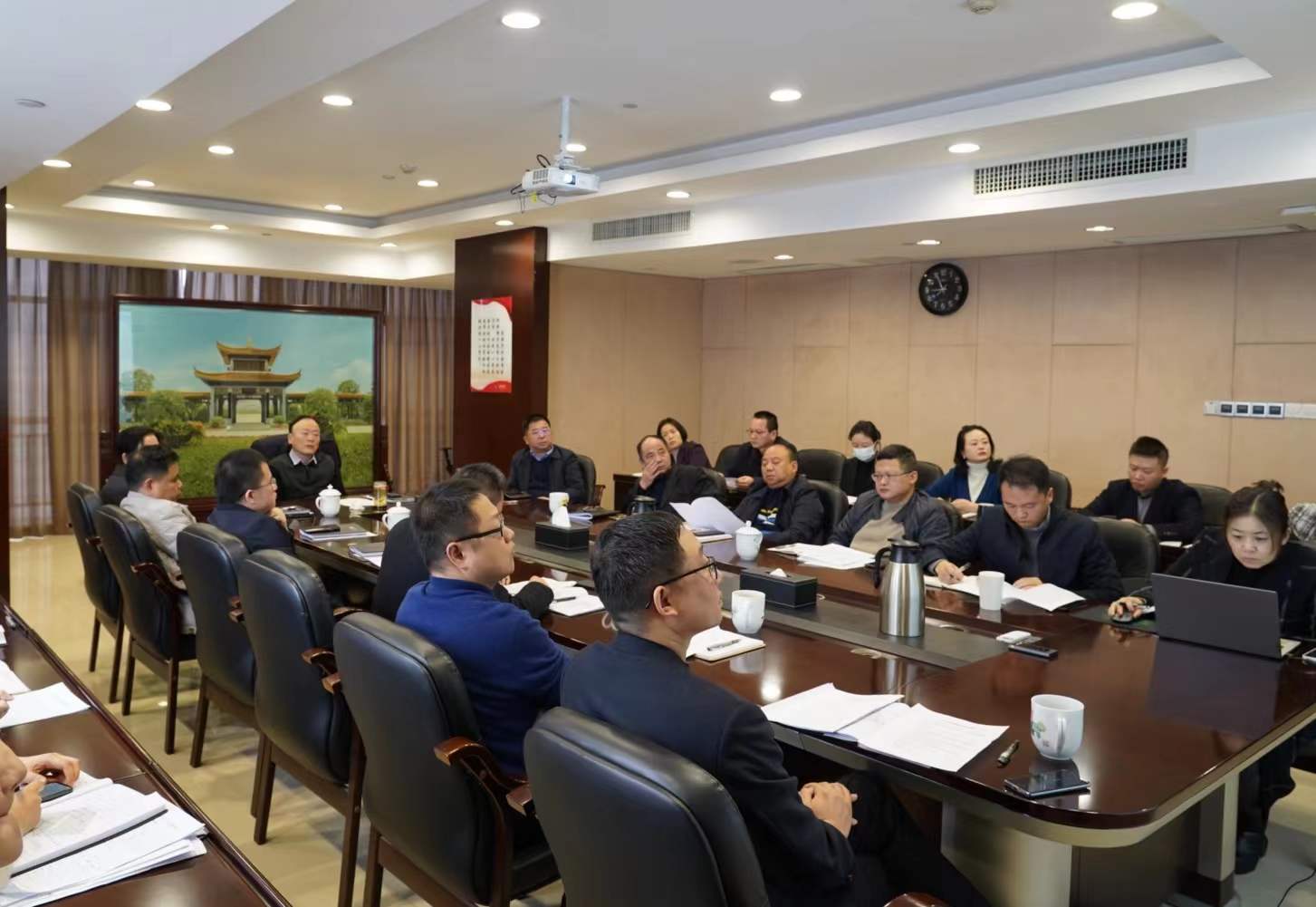 乐动·官方站官网-乐动(中国)召开2022年经营发展工作务虚会