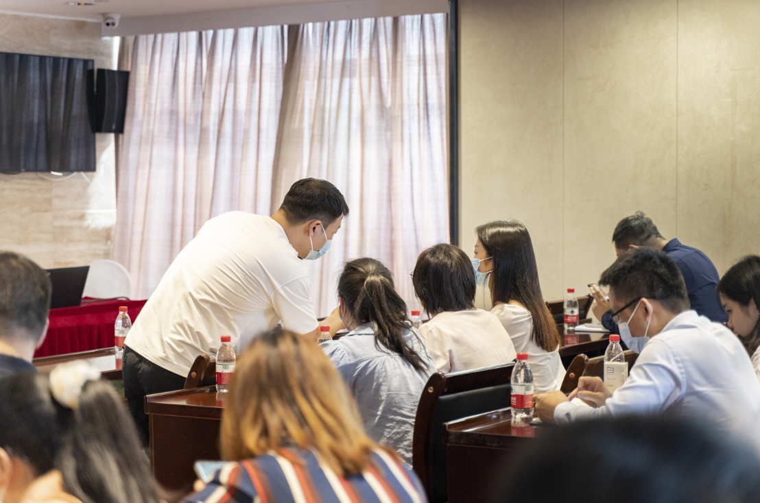 乐动·官方站官网-乐动(中国)组织开展新闻摄影专题培训