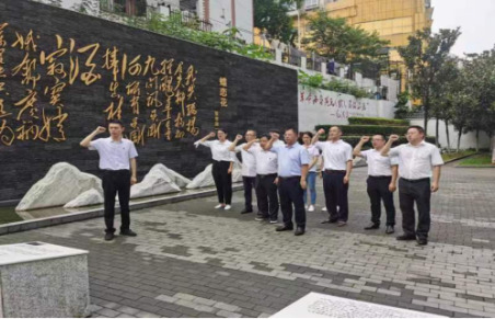 乐动·官方站官网-乐动(中国)
投资发展部党支部到识字里社区开展主题党日暨志愿服务活动