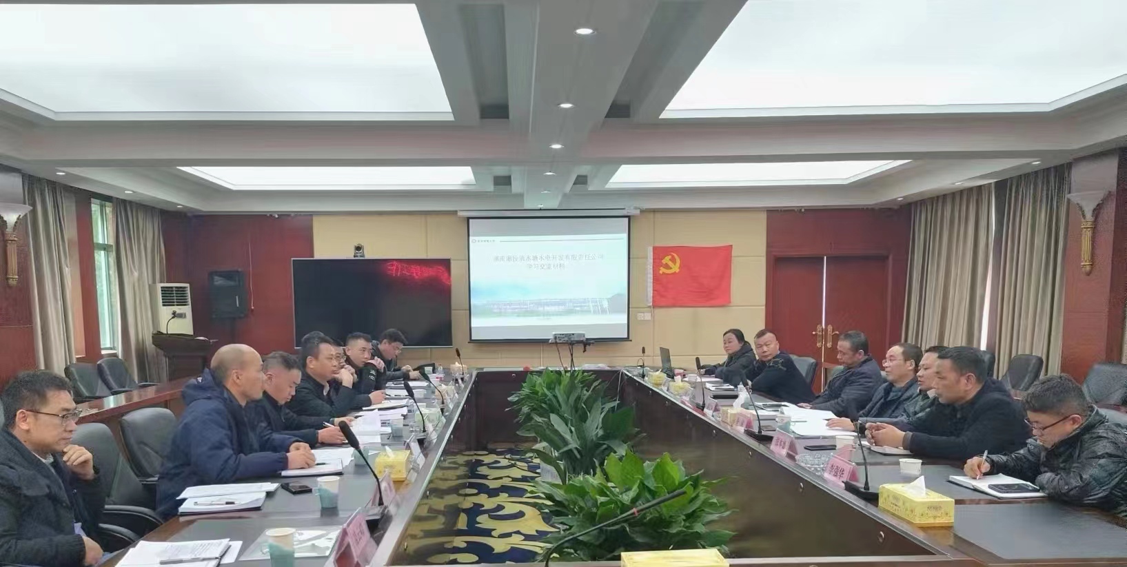 株洲航电分乐动·官方站官网-乐动(中国)
、空洲岛乐动·官方站官网-乐动(中国)
联合调研安江水电站和清水塘水电站