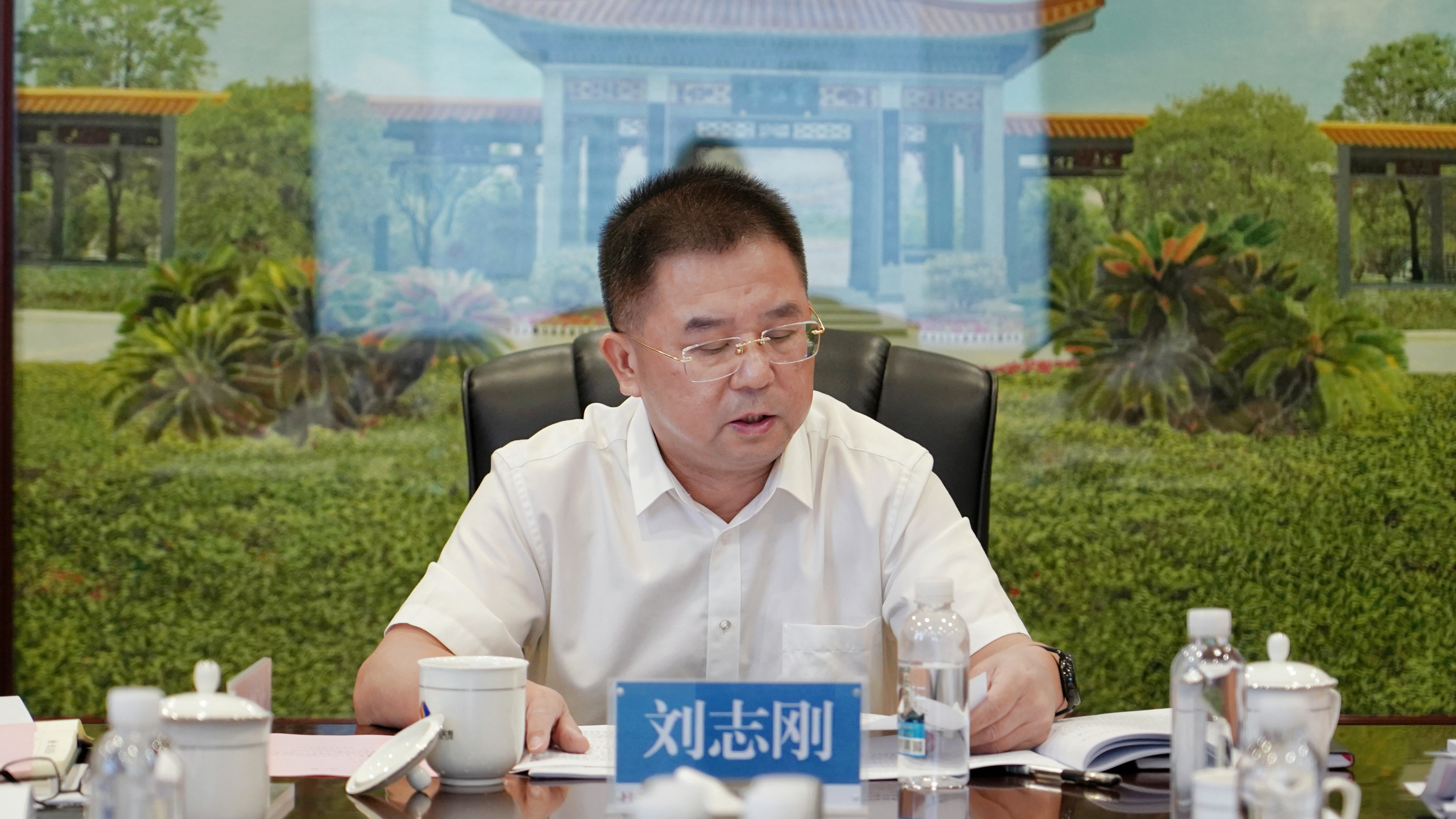 乐动·官方站官网-乐动(中国)召开2025年上半年经营分析会